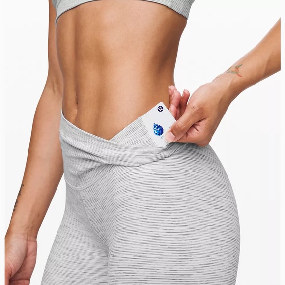 Lululemon Wunder Under High-Rise Crop 21"; Color: Wee are from space; Size 8 - Picture 3 of 7